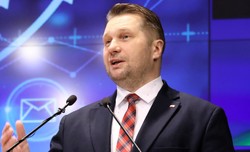 "Zawsze zachowuję się, jakbym był podsłuchiwany. To ułatwia życie"