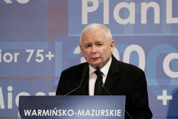 Prezes Prawa i Sprawiedliwości Jarosław Kaczyński przemawia podczas konwencji regionalnej PiS w Olsztynie.