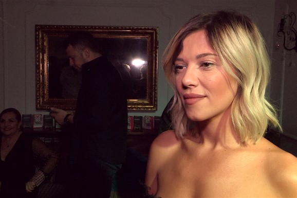 "DA LI SI PLAĆEN ZA OVO ILI SI I DALJE BEZ DINARA?" Kija Kockar se javno oglasila: "Sediš sa mojim NEPRIJATELJIMA", objave odmah pokrenule buru na mrežama