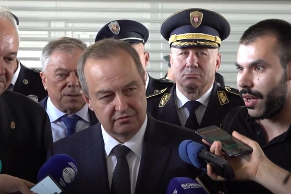 (VIDEO) "KAKO VAS NIJE SRAMOTA?" Dačić usred Bugarske odgovorio na provokacije: "Po kom osnovu neko ima pravo da prizna Kosovo?!"