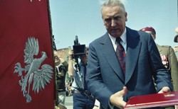 Prof. Zawistowski: Dzisiejszy obraz Gierka? Dobry gospodarz, mąż stanu, ojciec narodu