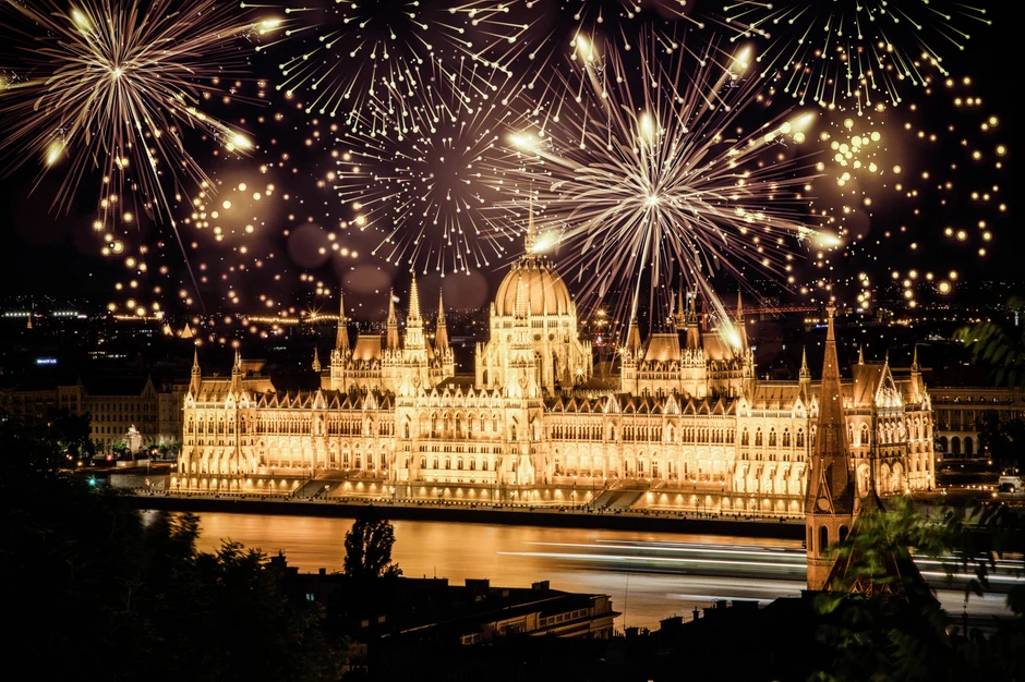 Parlament u Budimpešti je jedan od najvećih i najlepših na svetu