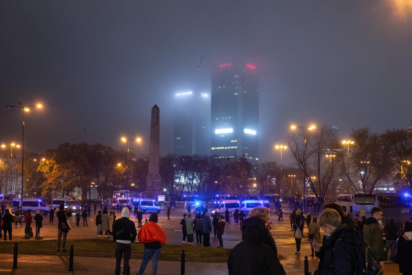 Policja zapowiada zdecydowane działania wobec protestujących