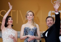 "Grace księżna Monako" bajką piękną, choć kiczowatą. Gwizdy na premierze w Cannes