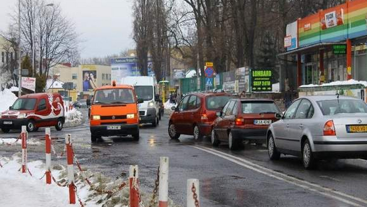 Dwa lata potrwają prace przy rozbudowie drogi wojewódzkiej 880 z Pruchnika do Jarosławia. Będą kosztować ponad 38 mln złotych.