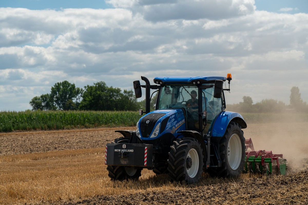 Rolnictwo, pole orne, traktor