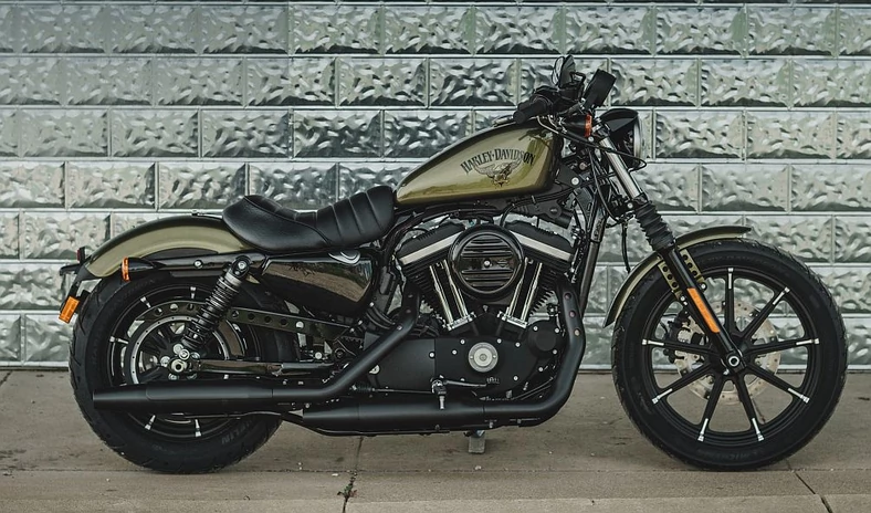 Harley-Davidson Sportster Iron 883