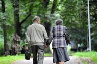 starość emerytura dziadkowie
