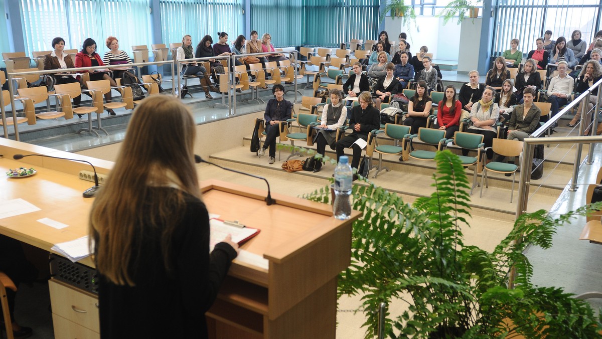 Opole po raz kolejny przyzna stypendia najlepszym i najaktywniejszym studentom uczącym się w szkołach wyższych w mieście. W ubiegłym roku odebrało je 58 osób. Miesięcznie wynosiły one od 630 do 1000 złotych.