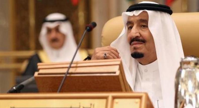 Saudi King Salman bin Abdulaziz attends the Summit of South American-Arab Countries, in Riyadh November 10, 2015.