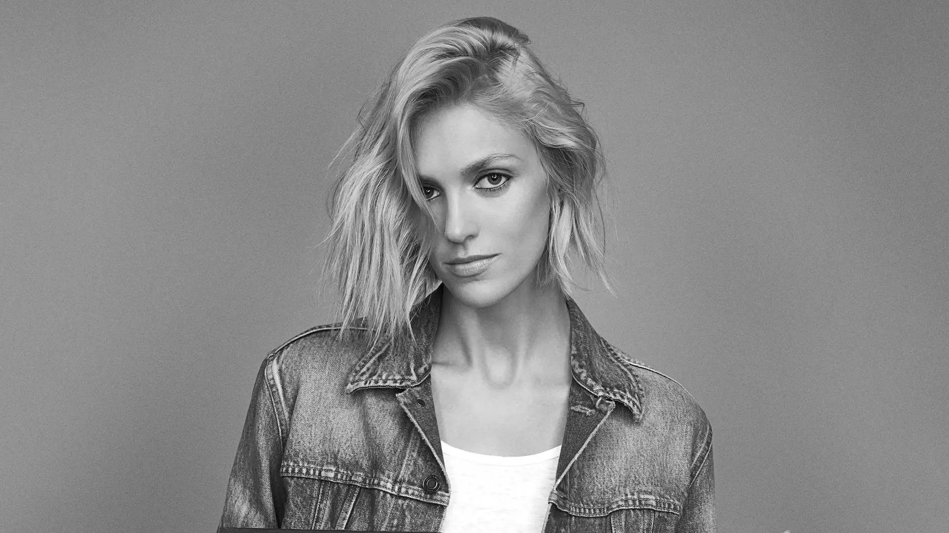 Anja Rubik o #SEXEDPL: Każdy ma swoje bitwy. Ja chcę, żeby Polacy otwarcie rozmawiali o seksie