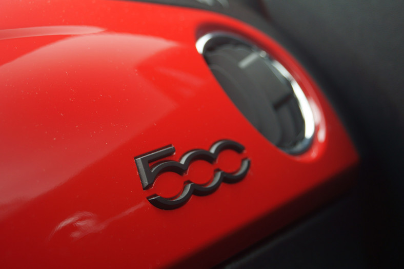 Fiat 500C 1.0 Hybrid (RED)