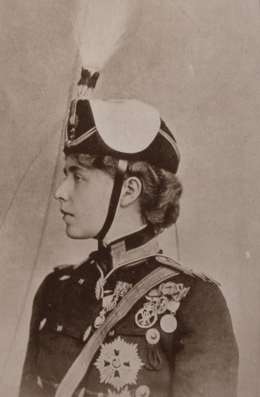 Princeza Marija, buduća kraljica Jugoslavije, u uniformi rumunske vojske