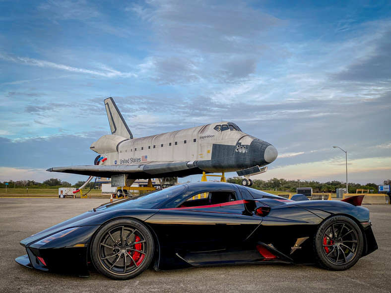 SSC Tuatara rozwinęła prędkość ponad 460 km/h