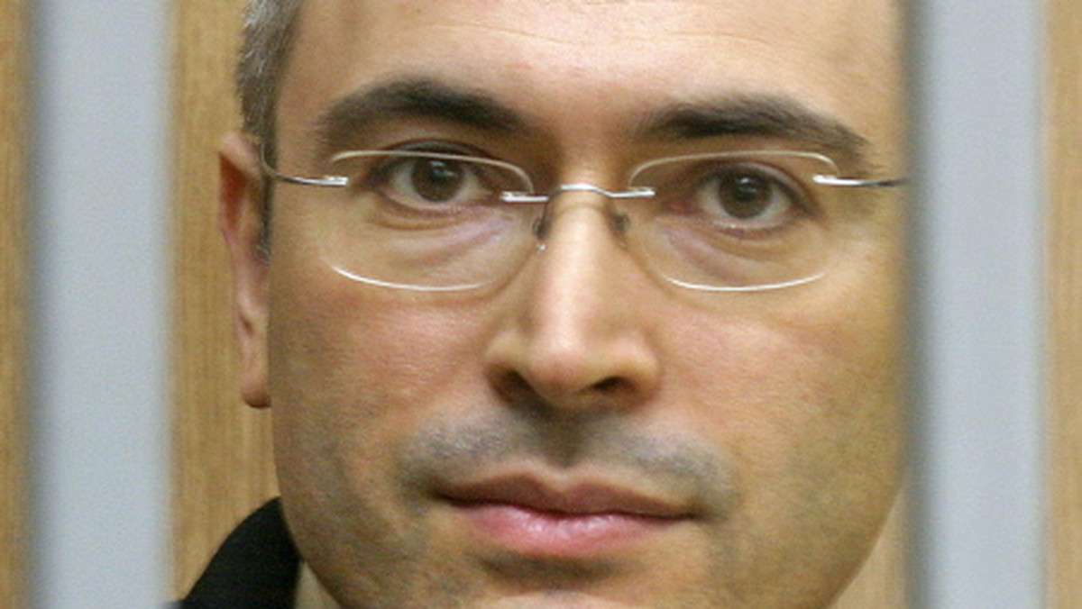 Umieszczenie Michała Chodorkowskiego w izolatce za opublikowany w rosyjskiej edycji miesięcznika "Esquire" wywiad, zostało uznane za bezprawne. Takie orzeczenie wydał sąd. Tym samym zostało pozytywnie rozpatrzone zażalenie adwokatów Chodorkowskiego - informuje "Novayagazeta".