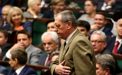 Minister Szyszko bije w poprzedni rząd. Wyciąga Modesta Amaro i spot za 4 miliony