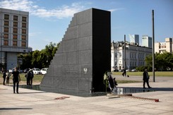 Praca w Orlenie za smoleńską współpracę? 'Podział został dokonany w jeden dzień'