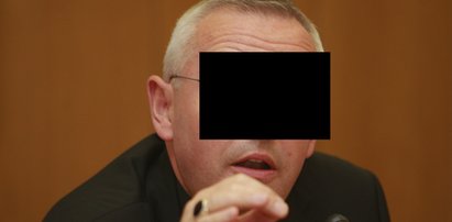 Warszawski biskup miał 3 promile i rozwalił się na latarni?