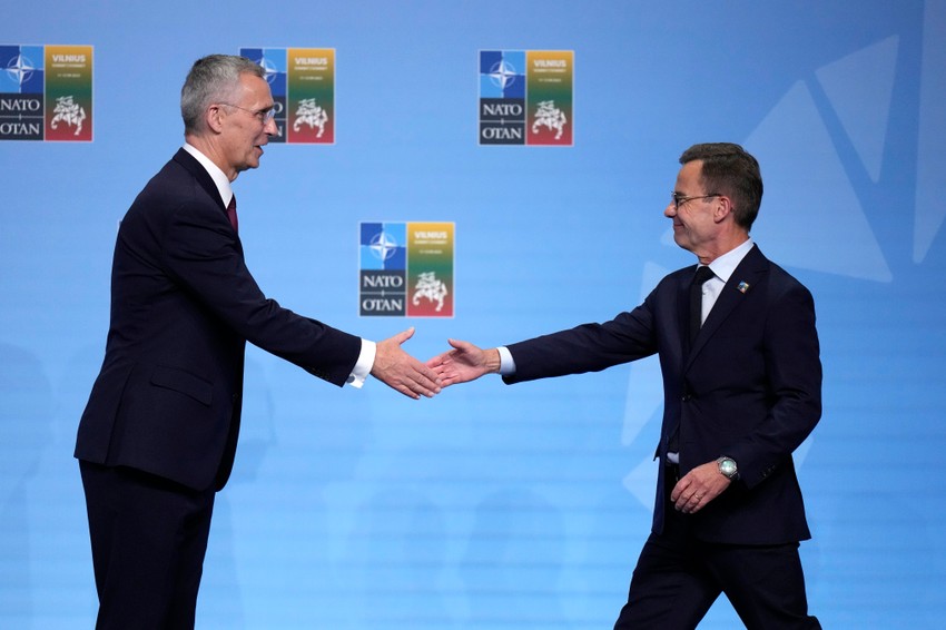 Generalni sekretar NATO Jens Stoltenberg i švedski premijer Ulf Kristerson na samitu alijanse u Vilnjusu 11. jula