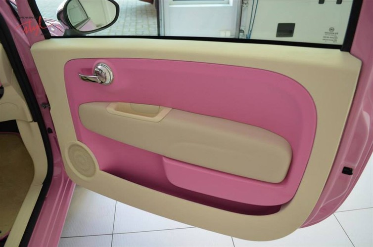 Grażyna Szapołowska sprawiła sobie różowego fiata 500