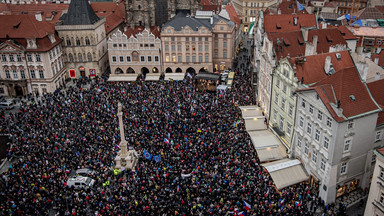 Praga: kilkadziesiąt tysięcy osób protestowało przeciwko restrykcjom