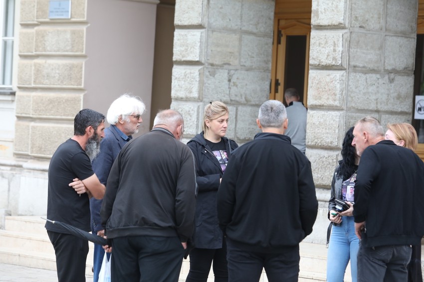 Porodice žrtava na suđenju za masakr u Duboni i Malom Orašju