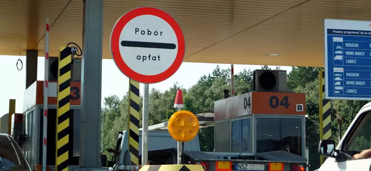 Płatne autostrady w Polsce i za granicą. Gdzie zapłacimy i jak dużo?