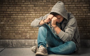 Badania UCLA: Czy problemy z koncentracją w dzieciństwie mogą zwiastować poważne problemy psychiczne w życiu dorosłym?