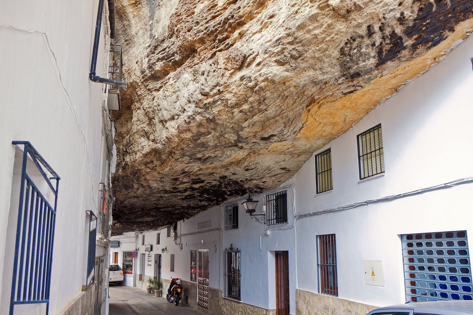 Setenil de las Bodegas - niezwykłe miasto południowej Hiszpanii