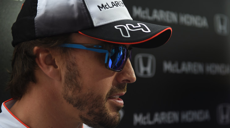Örömmel állt a sajtó rendelkezésére Fernando Alonso /Fotó: AFP
