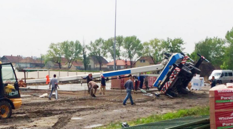 Baleset történt a ceglédi stadion építése közben /Fotó: Facebook