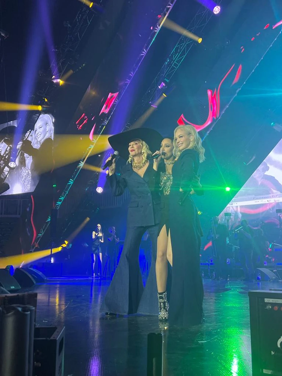 Lepa Brena, Prija i Rozga