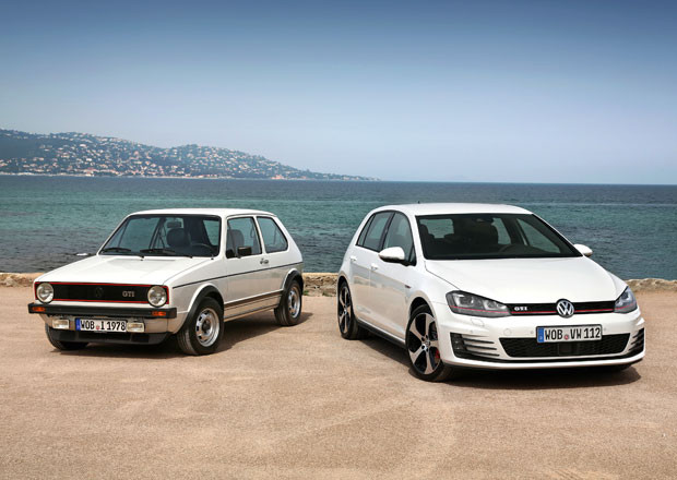 Volkswagen Golf - pierwsza i najnowsza generacja