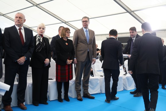 Država nema potvrdu da će OFAK dati licencu za NIS! Vučić: Veoma složena situacija za nas