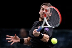 Norrie odpadł w 1/8 finału turnieju w Paryżu. Hurkacz krok od mastersa