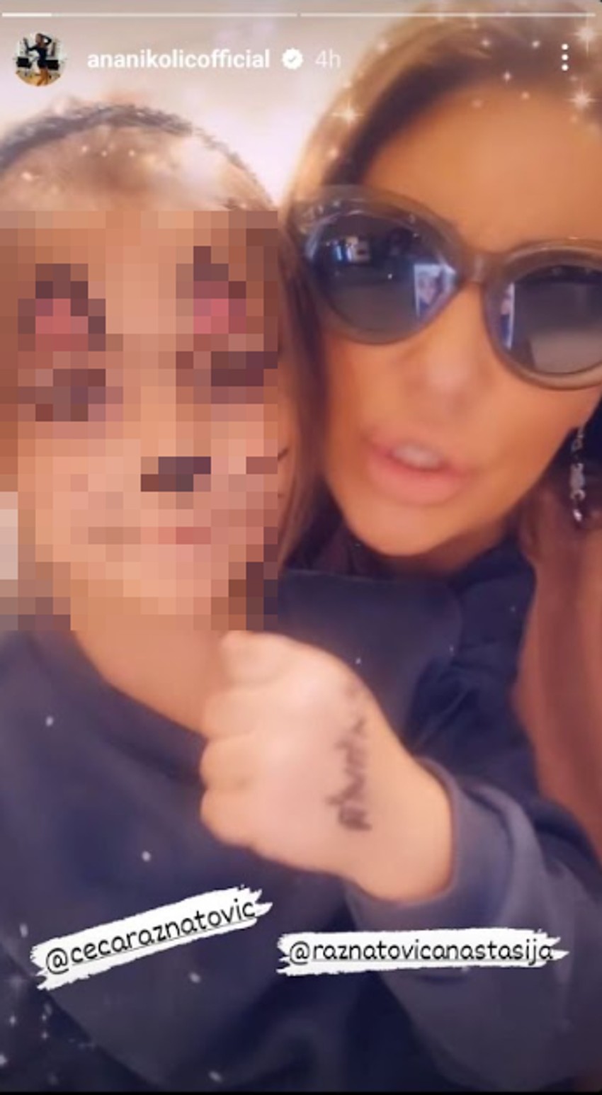 Ana Nikolić sa ćerkom