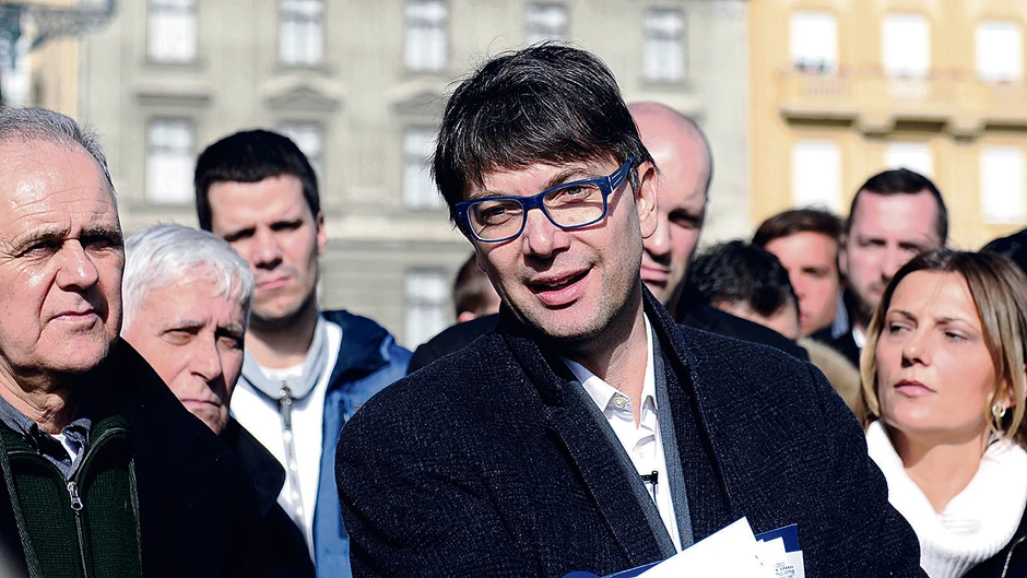 Treba da proširimo front, da razgovaramo sa strankama koje su za bojkot, ali ne i sa onima koji su izdali tu ideju, kaže Nikola Jovanović, potpredsednik NS