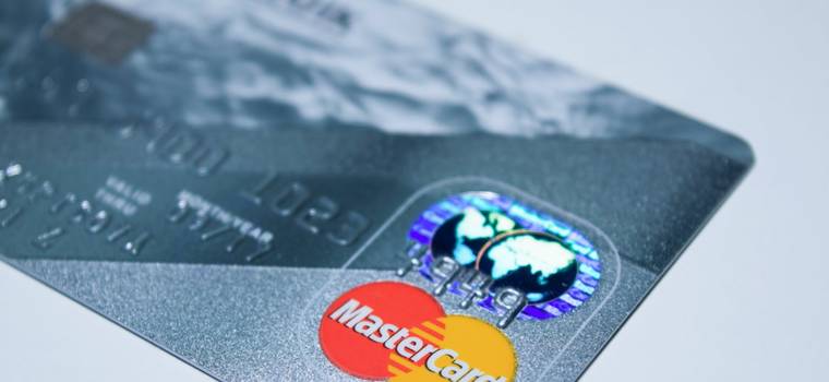 Mastercard zmieni swoje karty płatnicze. Znikną paski magnetyczne