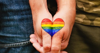 "Néha túlságosan is vártam az elfogadásra a világtól" - egy meleg fiú története