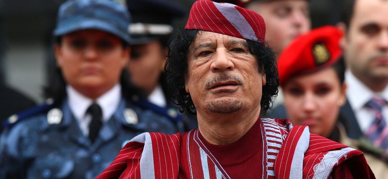 Niedyskretny urok dyktatorów. Dlaczego demokraci tak łatwo dają się uwodzić?