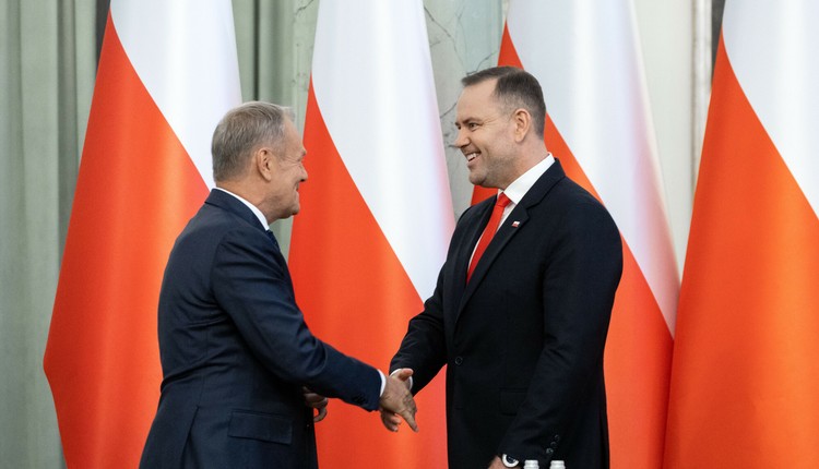 Nawrocki mniej konfrontacyjny wobec Tuska? Nowe informacje zza kulis