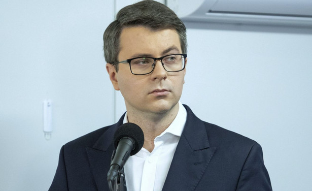 Rzecznik prasowy rządu Piotr Mueller