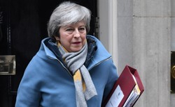 May zagłosuje przeciwko brexitowi bez umowy. Co zrobią jej ministrowie?