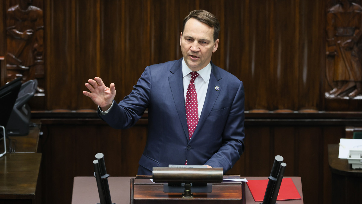 Sejm przyjął exposé ministra Sikorskiego