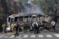 Podpalone samochody i sklepy, kłęby dymu nad popularnym kurortem. Chaos w Meksyku po śmierci przywódcy kartelu narkotykowego