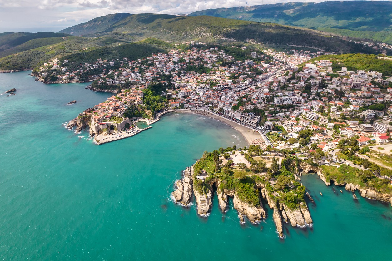 Mestečko Ulcinj v Čiernej Hore. 