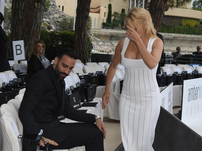 Možda Pamela Anderson (52) nije prebolela mlađanog bivšeg dečka Adila Ramija (34) 