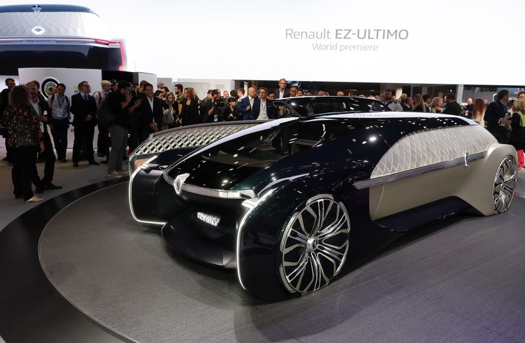 Renault EZ-Ultimo <br><br> Czytaj więcej:  <a href=' http://forsal.pl/motoforsal/motobiznes/galerie/1284895,zdjecie,1,renault-ez-ultimo-luksusowa-autonomiczna-taksowka-od-renault-zdjecia.html' style='color: blue'> Tak wygląda taksówka przyszłości [ZDJĘCIA] </a>