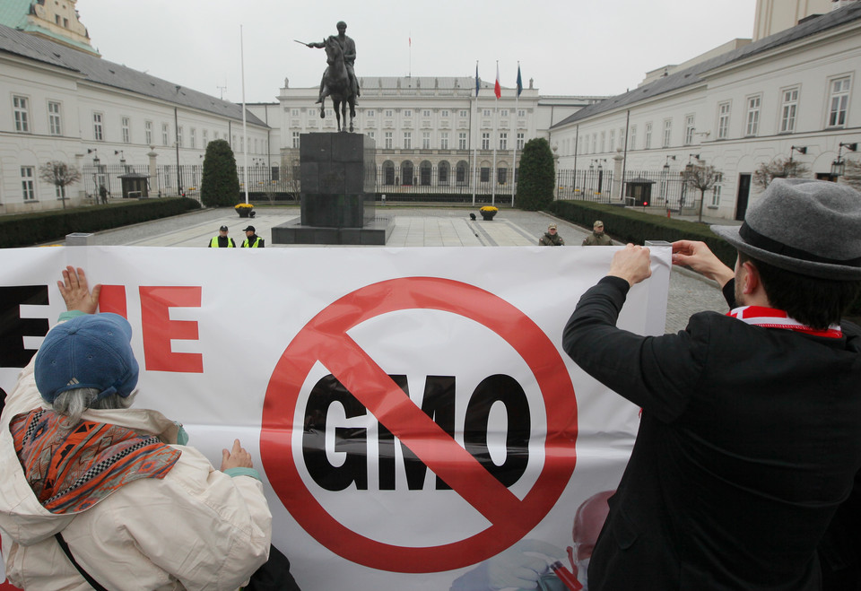 Doda przed Palacem Prezydenckim. "Nie!" dla GMO
