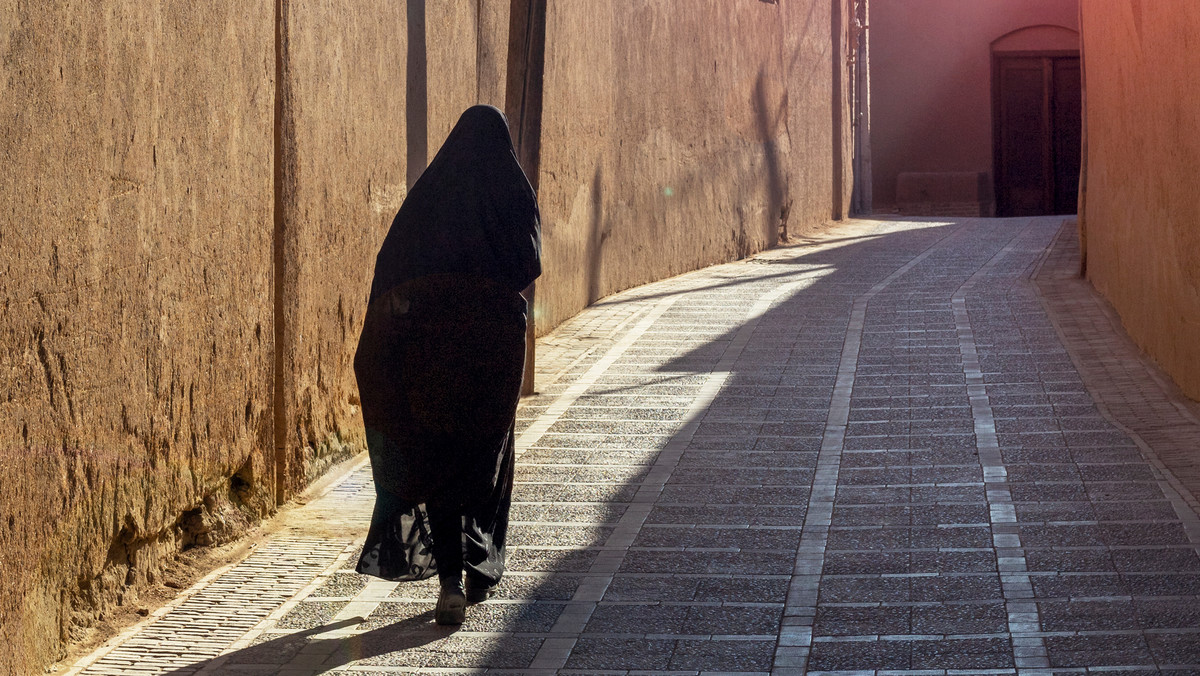 Iranka ukarana 74 batami po publikacji jej zdjęcia bez hidżabu na głowie